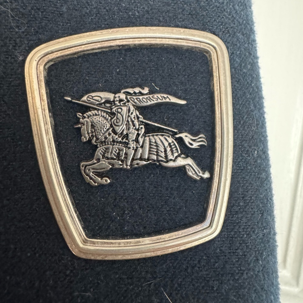 Authentic Burberry Quilted Barn Jacket - Picture 16 of 17